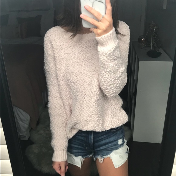 Forever 21 Sweaters - Forever 21 Blush Pink Fuzzy Sweater